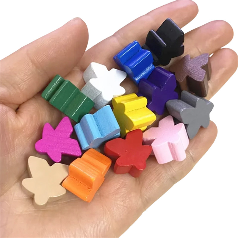 Raznobojni drveni dodaci za igre meeple pješaka