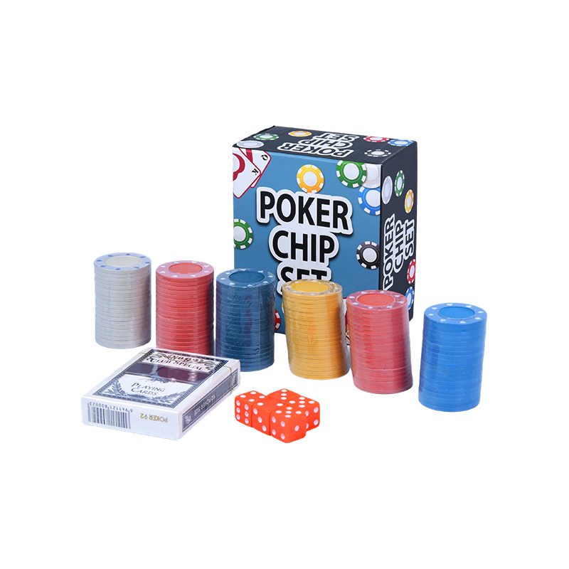 Zajedno s žetonima u boji, igraćim kartama i setom žetona za poker s kockicama