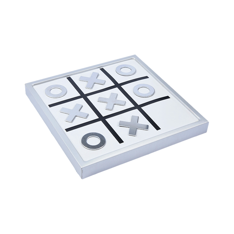 Izdanje za stolno računalo Moderna metalna igra Tic-Tac-Toe